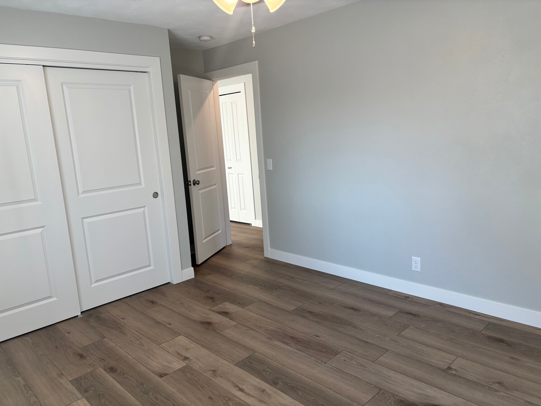 Building Photo - 1646 W 42nd St