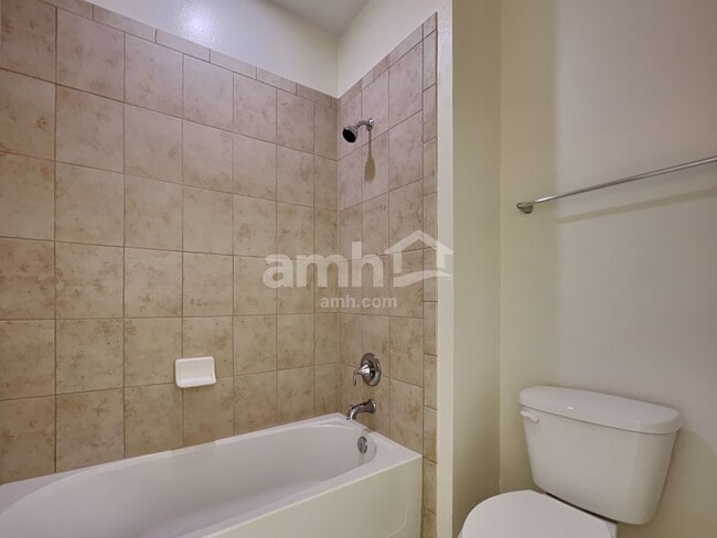 Building Photo - 16176 Magnolia Grove Way