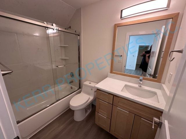 Building Photo - Charming 2-Bed, 2-Bath Duplex Oasis in Hea...