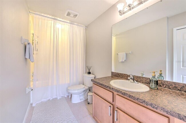 Building Photo - 11808 13th Way N