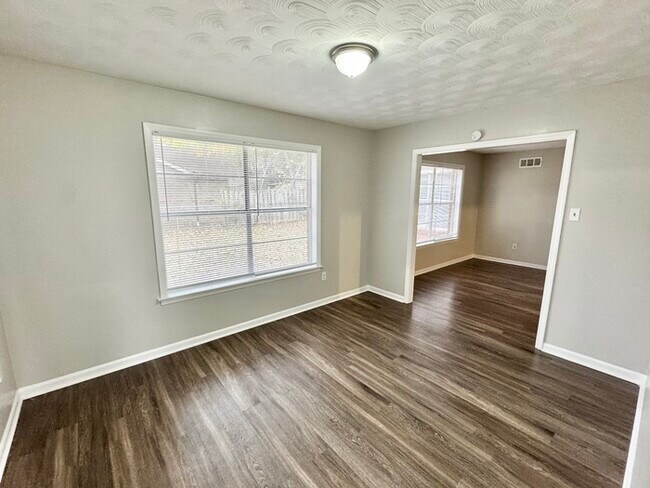 Building Photo - 5334 Craigmont Dr