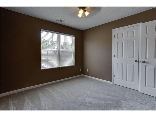 Building Photo - 2727 Fort Hampton Ct