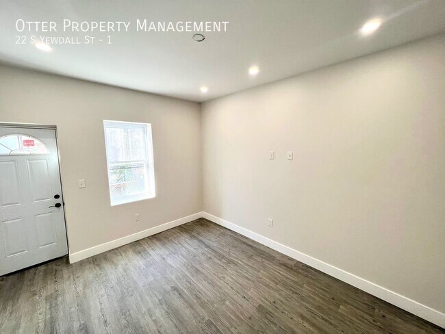 Building Photo - 22 S Yewdall St