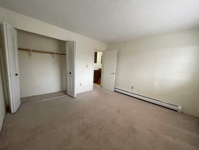 Building Photo - 3981 Brown Ave
