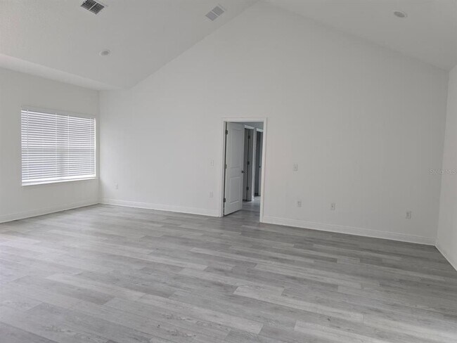 Building Photo - 2776 SW 142nd Ln