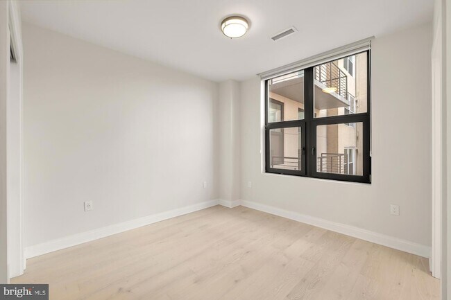 Building Photo - 1427 Rhode Island Ave NW