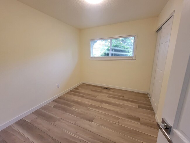 Building Photo - Newly remodeled 5 bedroom 2 bath home in L...