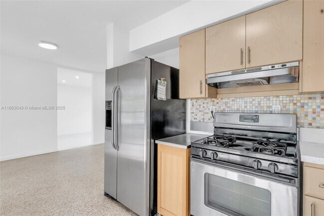 Building Photo - 9250 SW 31st Terrace