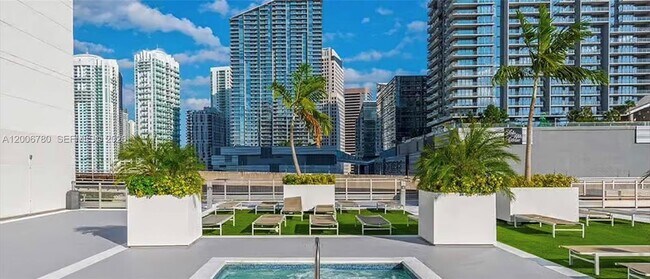 Building Photo - 690 SW 1st Ct