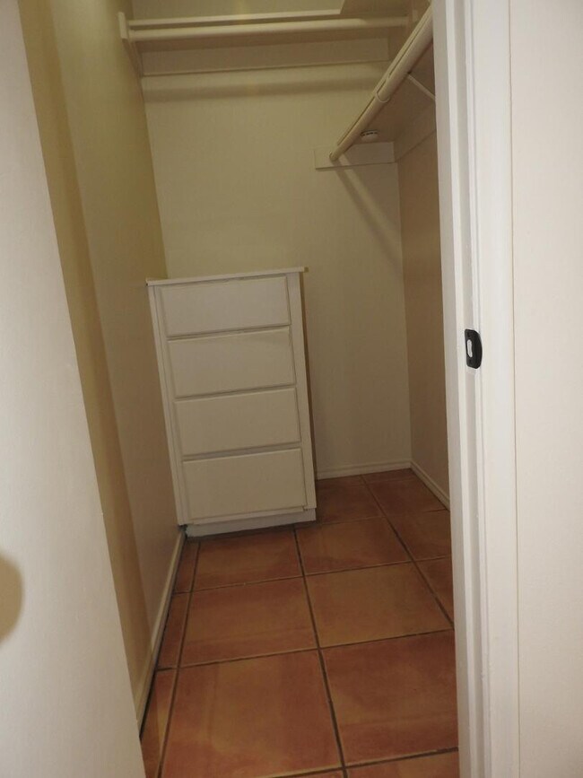 Building Photo - 4111 N 87th Pl