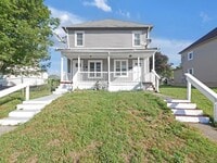 Building Photo - Newly Updated 2 Bedroom Home – Bright, Mod...