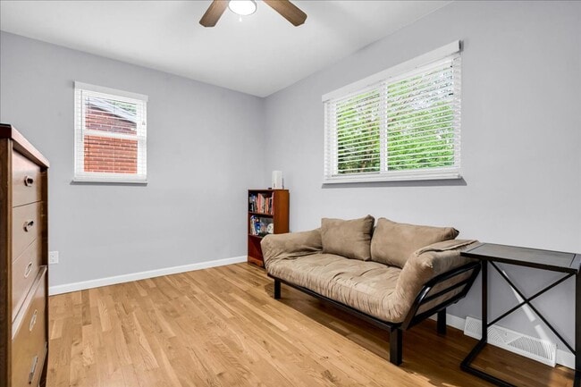 Building Photo - Charming Madison Heights Home with Garage and Fenced Yard