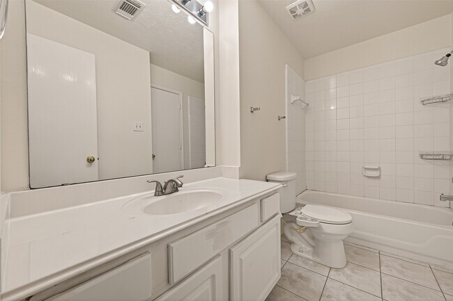 Building Photo - 15903 Timber Chase Dr