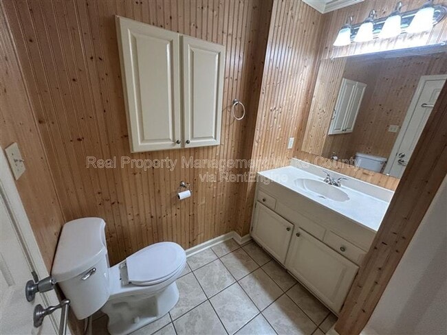 Building Photo - 2009 Quail Forest Dr