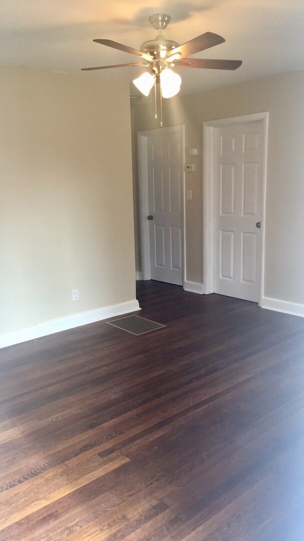 Building Photo - Coming Soon! 2BR near Mosaic Village!