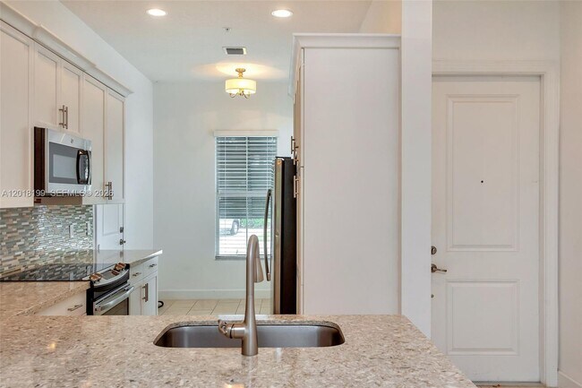 Building Photo - 22954 Clear Echo Dr