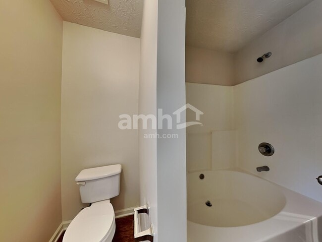 Building Photo - 2720 Kentshire Way