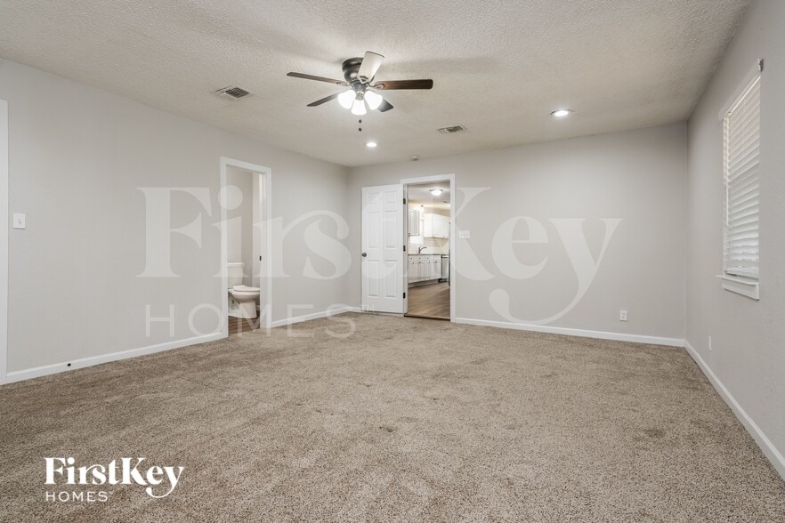 Building Photo - 800 W Cheryl Ave