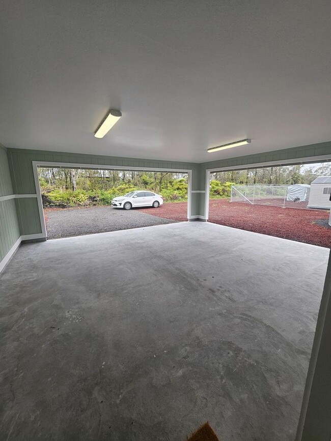 Building Photo - Beautifully NEW Home in Volcano