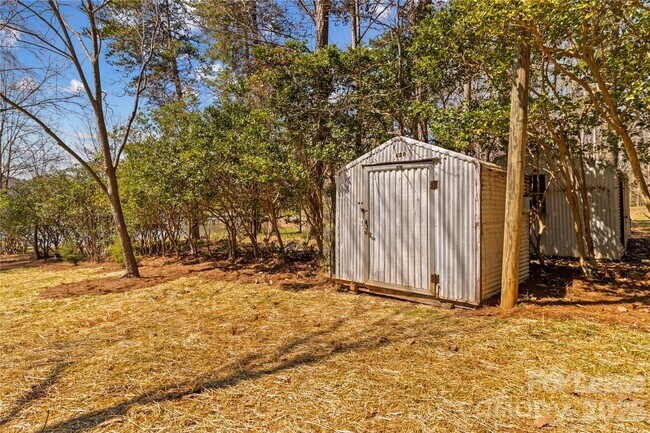 Building Photo - 118 Revere Dr