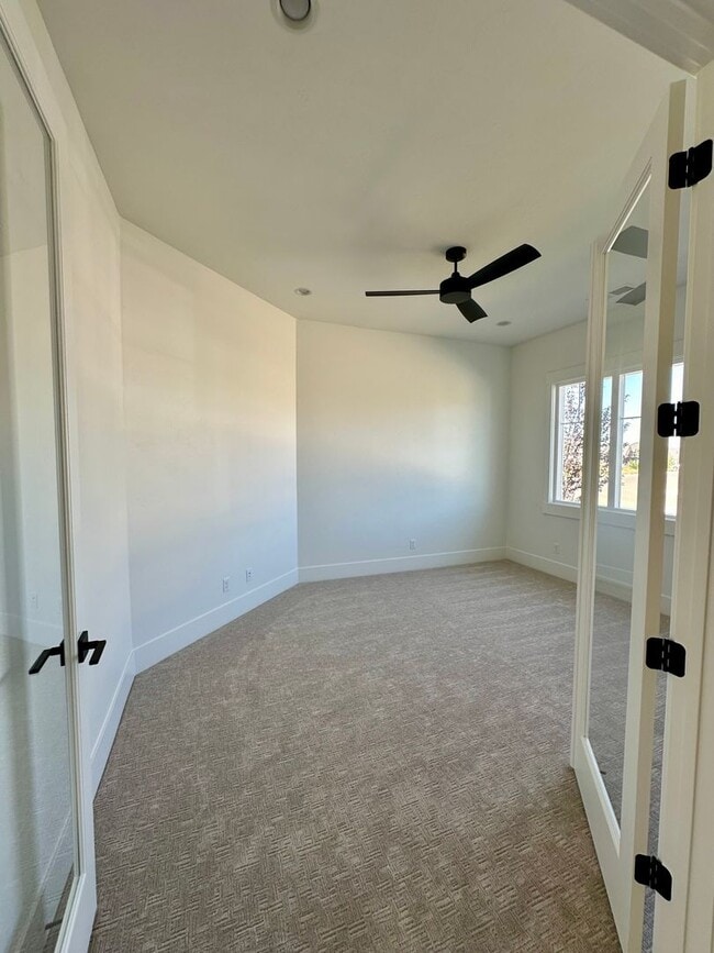 Building Photo - Stunning 5 Bedroom Home with Premium Upgrades Throughout