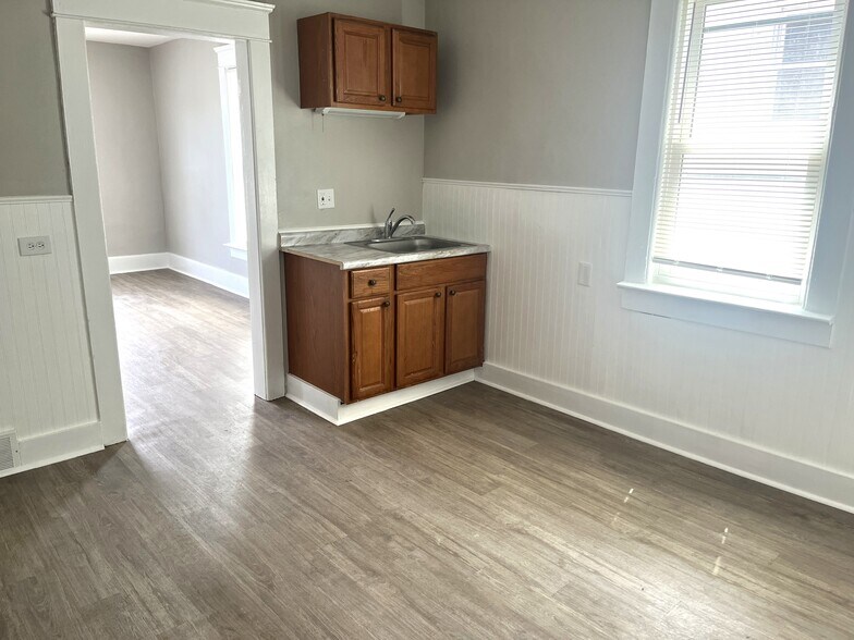 Building Photo - 820 Wayne St