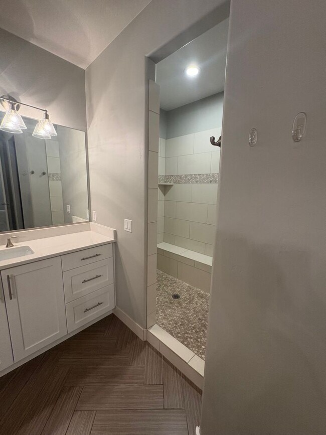 Building Photo - Charming 4-Bedroom Home in Highly Sought After Santa Clara!