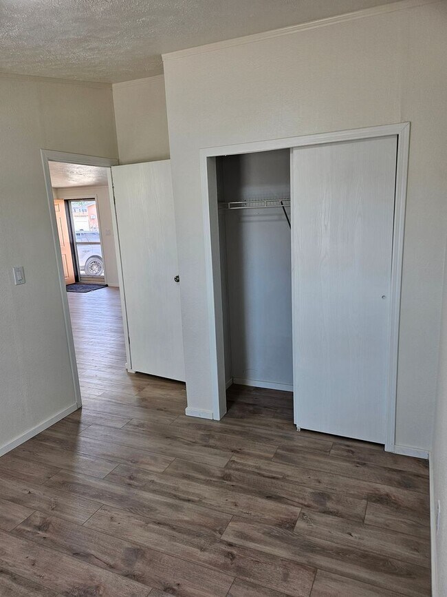 Building Photo - ALL PROSPECTIVE TENANTS MUST SUBMIT A $58 ...
