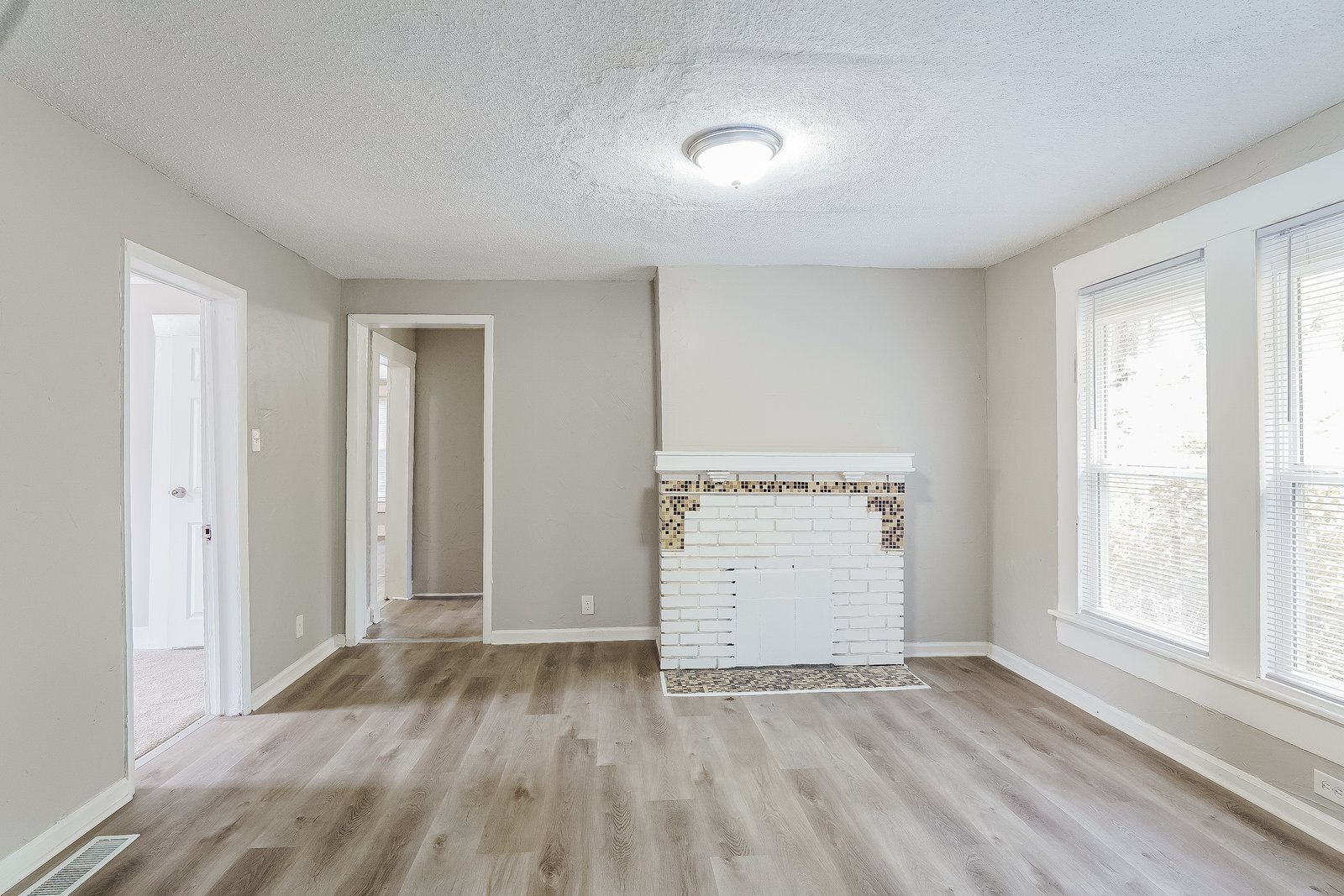 Building Photo - 4712 Terrace M