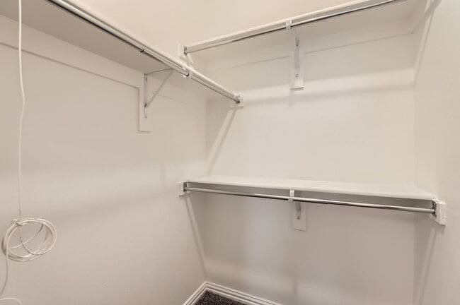 Building Photo - 301 E Lamar St