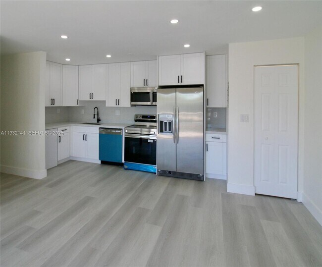 Building Photo - 4330 NW 79th Ave