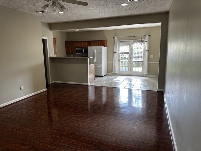 Building Photo - 2480 Oak Hill Dr