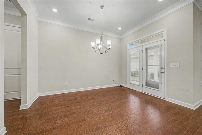 Building Photo - 165 Mansfield Dr