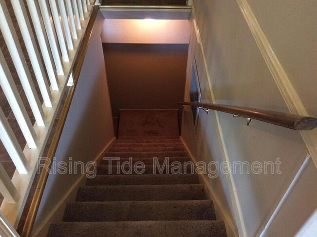 Building Photo - 7449 Plantation Rd