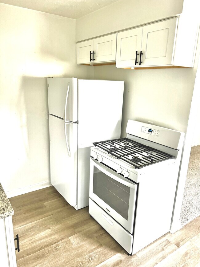 Building Photo - 1965 Vaughn St