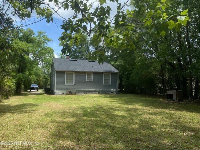 Building Photo - 2854 Wickwire St