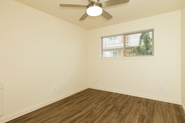 Building Photo - 2237 NW 59th-3