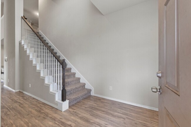 Building Photo - 18101 Woodpecker Trl