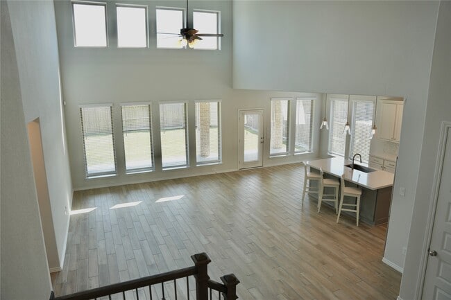Building Photo - 24727 Tanoureen Dr