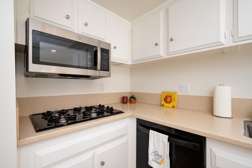 Building Photo - 30747 Calle Chueca