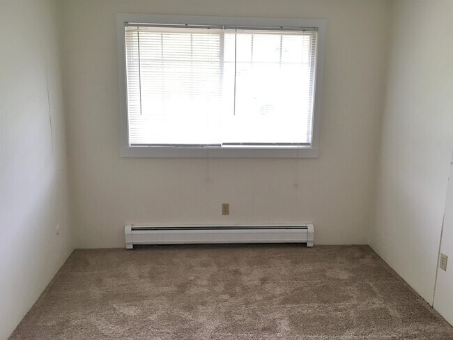 Building Photo - 3861 Brown Ave