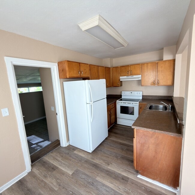 Building Photo - 2621 18th St S