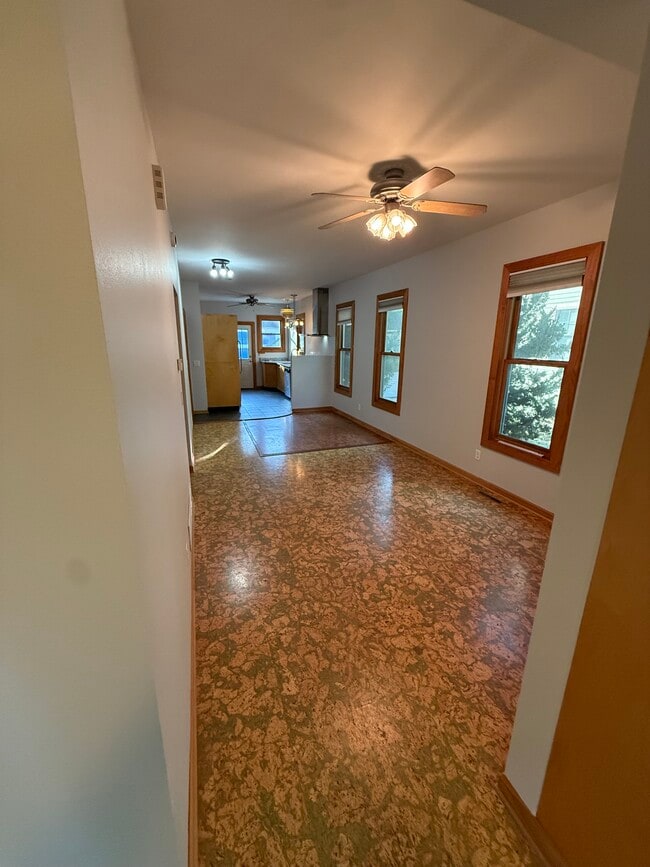 Building Photo - 1333 E Wilson St