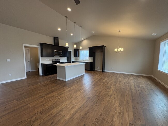 Building Photo - 130 Doggone Ln