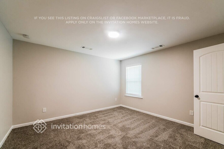 Building Photo - 4480 Lippencott Ln