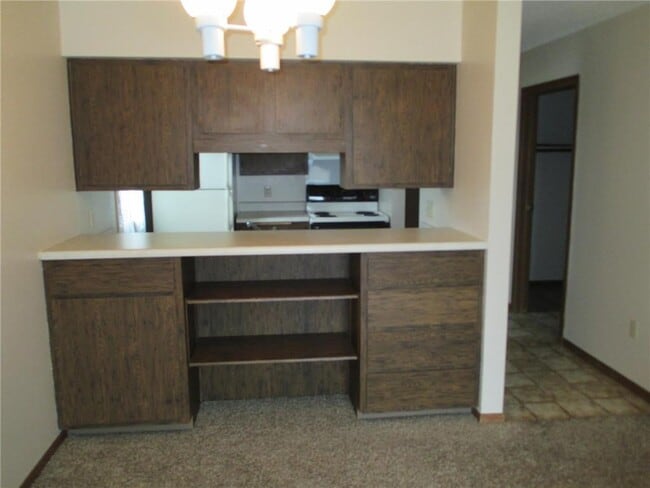 Building Photo - 480 W Main St