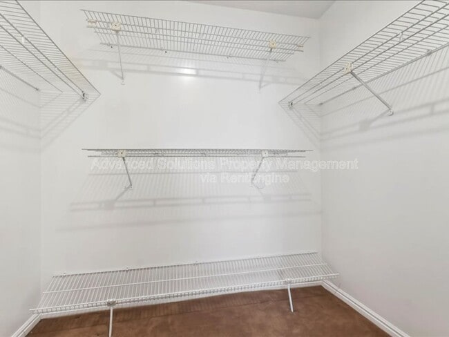 Building Photo - 6837 S Creekcove Way