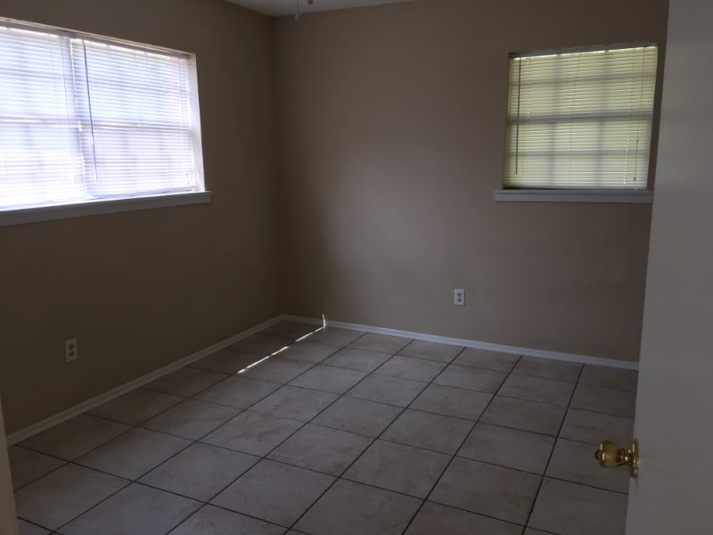 Building Photo - 7631 Lexington Dr