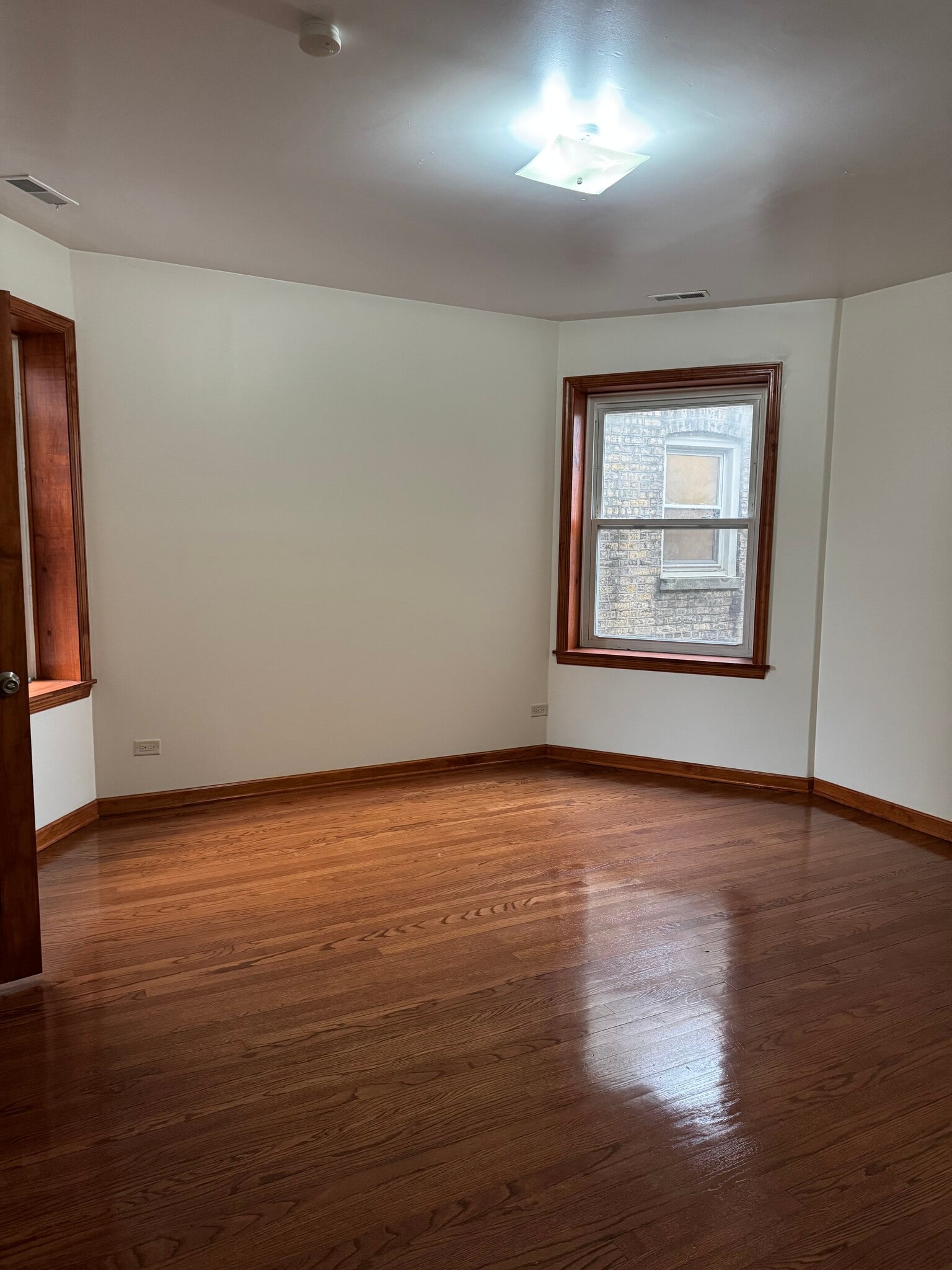 Building Photo - 6140 N Mozart St