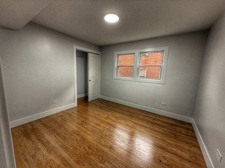 Building Photo - 1619 E 74th Pl